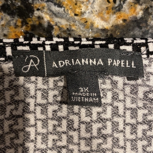 Z womens Adrianna Papell stretch short sleeve plus size top 3X. Nice - Picture 4 of 5